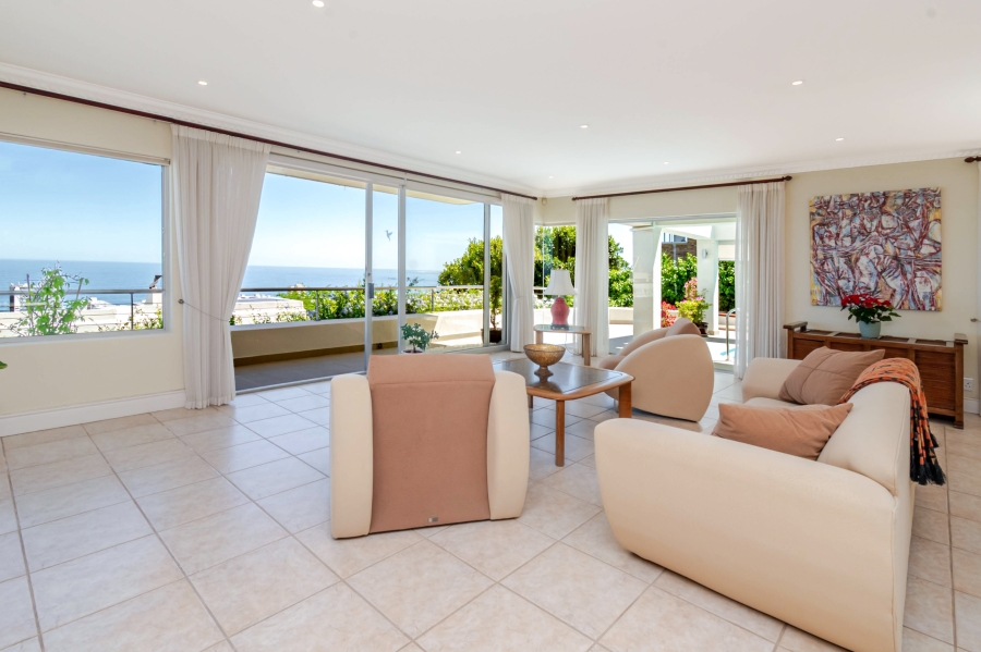 3 Bedroom Property for Sale in Sea Point Western Cape